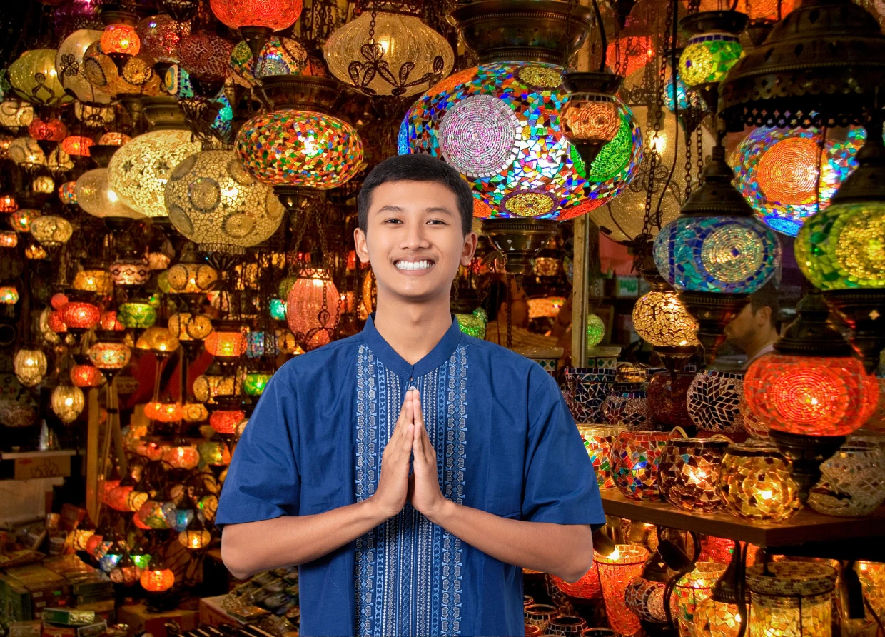 UNIQUE RAMADAN TRADITIONS AROUND THE WORLD: CANNON FIRING, MOON OBSERVATION, AND QARQIA'AN CELEBRATIONS