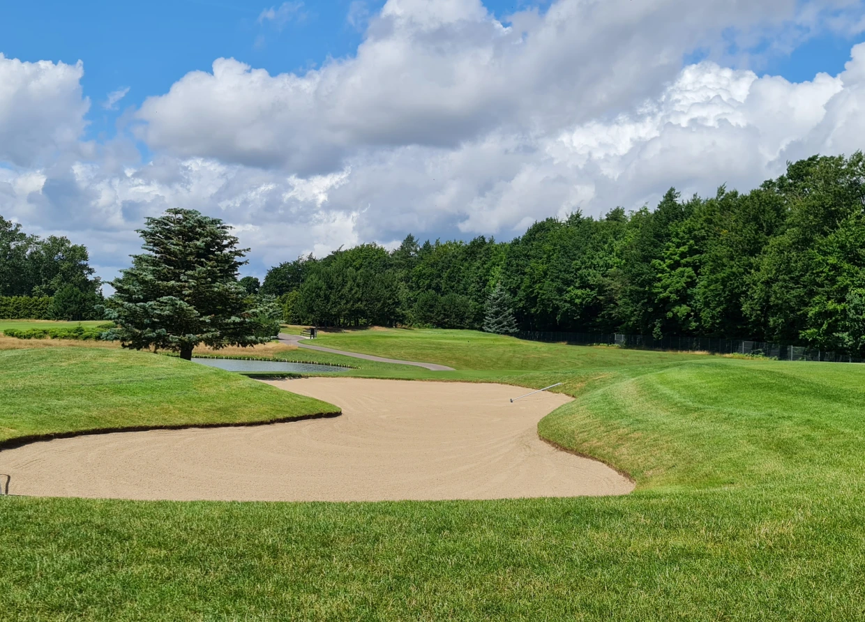 SWINGING, SAVORING, AND SCALING: A DAY OF GOLF, GASTRONOMY, AND NATURE IN POLAND 