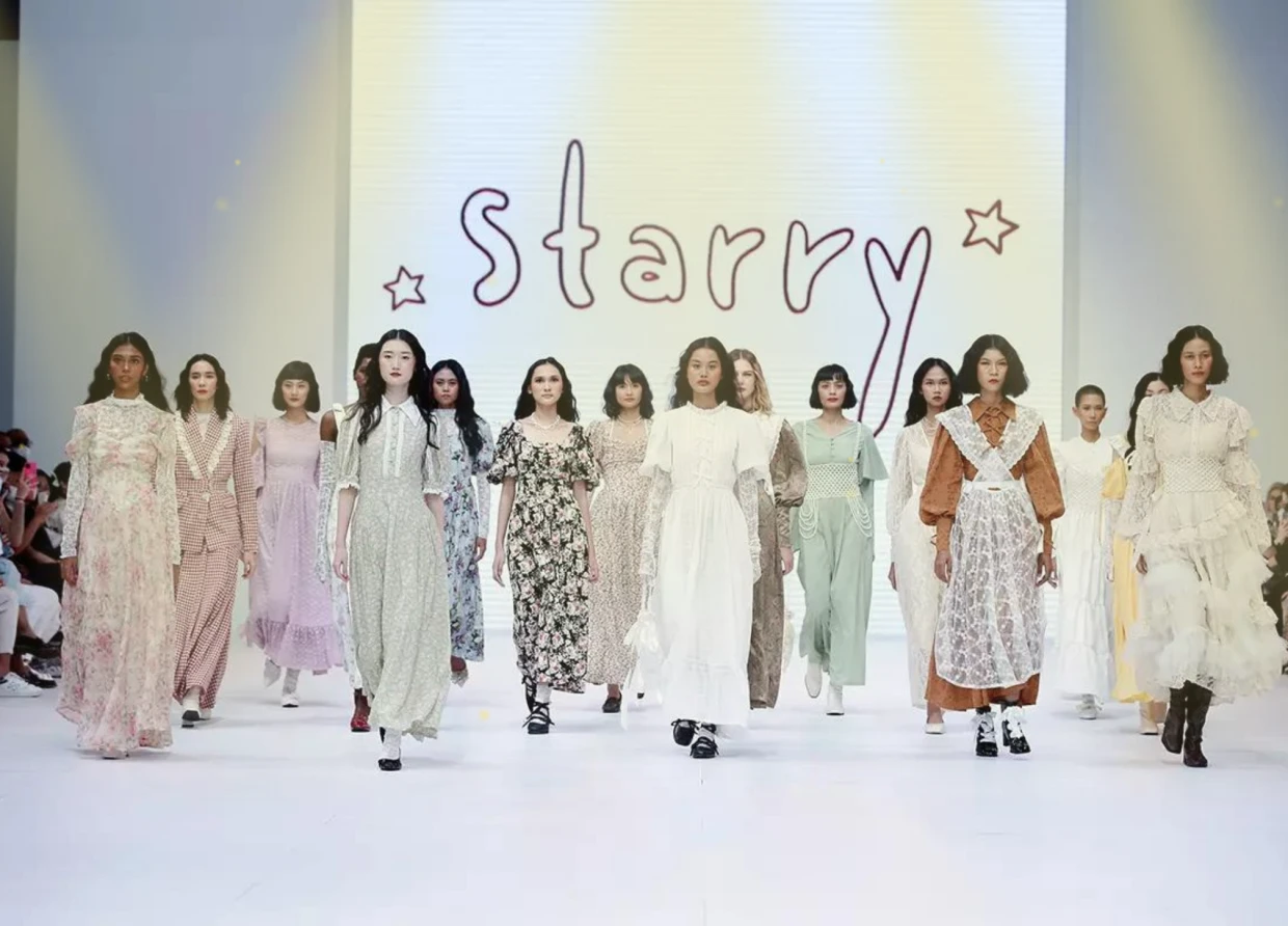 'SIGNS OF SPRING' COLLECTION: A SYMPHONY OF FASHION AT JAKARTA FASHION WEEK 2023