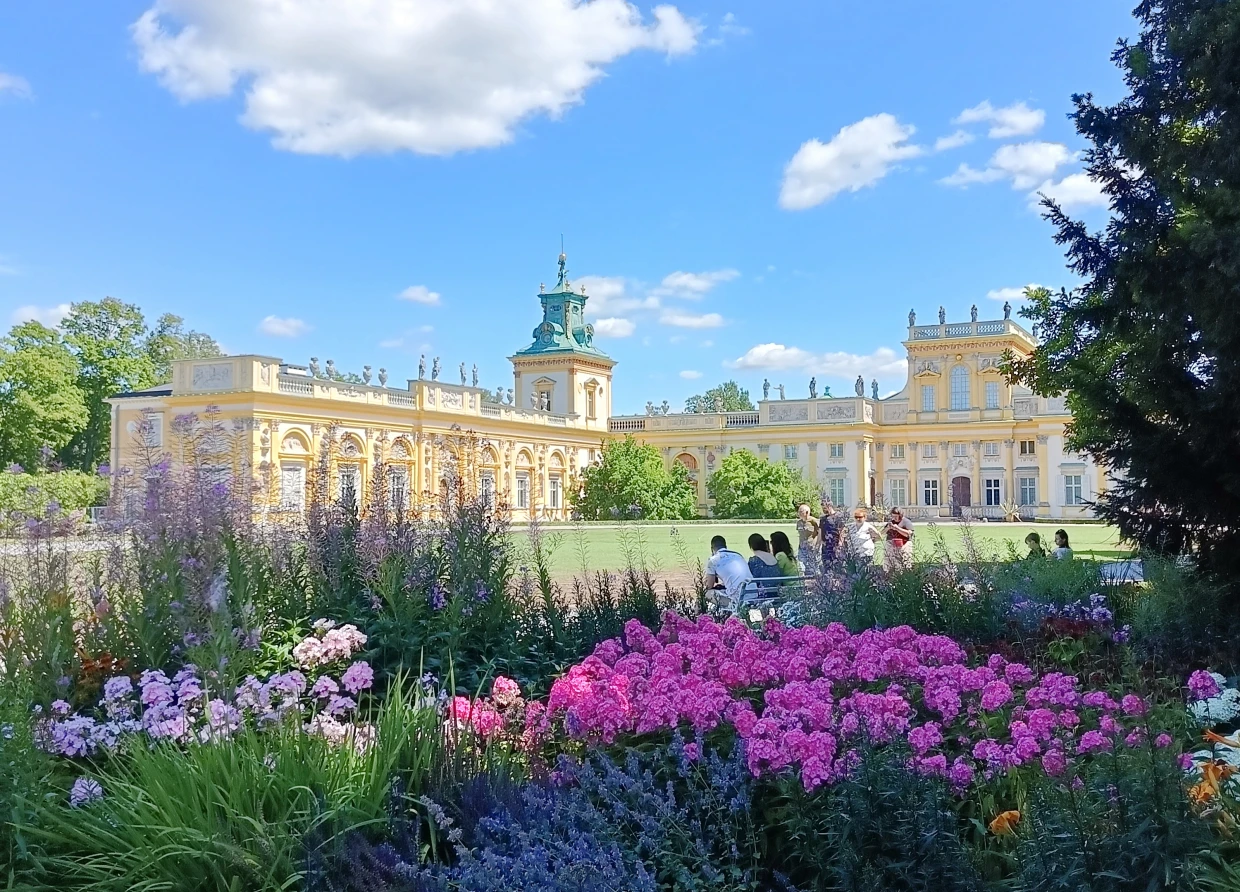 UNVEILING WARSAW'S CHARMS: A MESMERIZING TWO-DAY JOURNEY TO THE HEART OF POLAND 