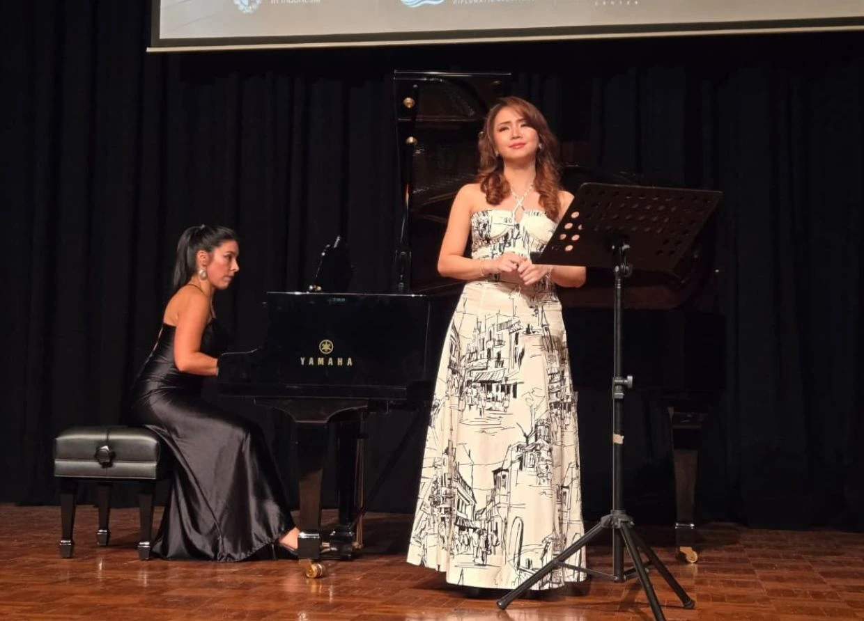 AN AMBASSADOR ASKED INDONESIA'S TOP COMPOSER TO SET URUGUAYAN POETRY TO MUSIC. HE'D NEVER HEARD THE POET'S NAME BEFORE. 