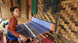 8 TRADITIONAL WOVEN FABRICS THAT MAKE YOU AMAZED