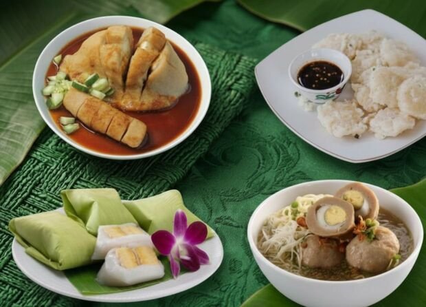 PEMPEK JUST BEAT 16 OTHER SNACKS TO RANK #2 IN THE WORLD AND IT'S NOT EVEN THE ONLY INDONESIAN DISH ON THE LIST