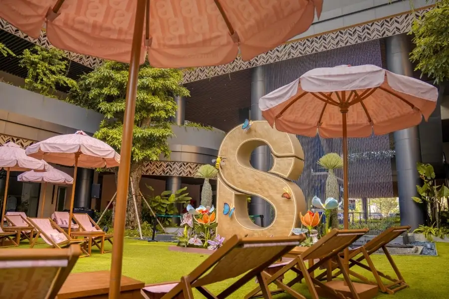 BUTTONSCARVES TURNS CIPETE INTO A TROPICAL WONDERLAND WITH ITS SUMMER TAKEOVER