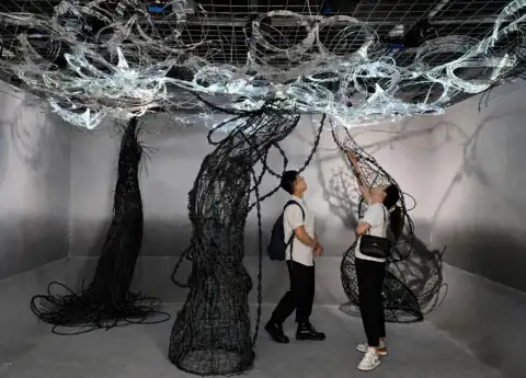 ART JAKARTA 2026: A FOREST MADE OF CABLE WASTE, 75 GALLERIES, AND A PLASTIC SURGERY LOUNGE