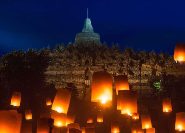 A SKY FULL OF LIGHT: HOW BOROBUDUR LIT UP THE NIGHT FOR WAISAK 2570